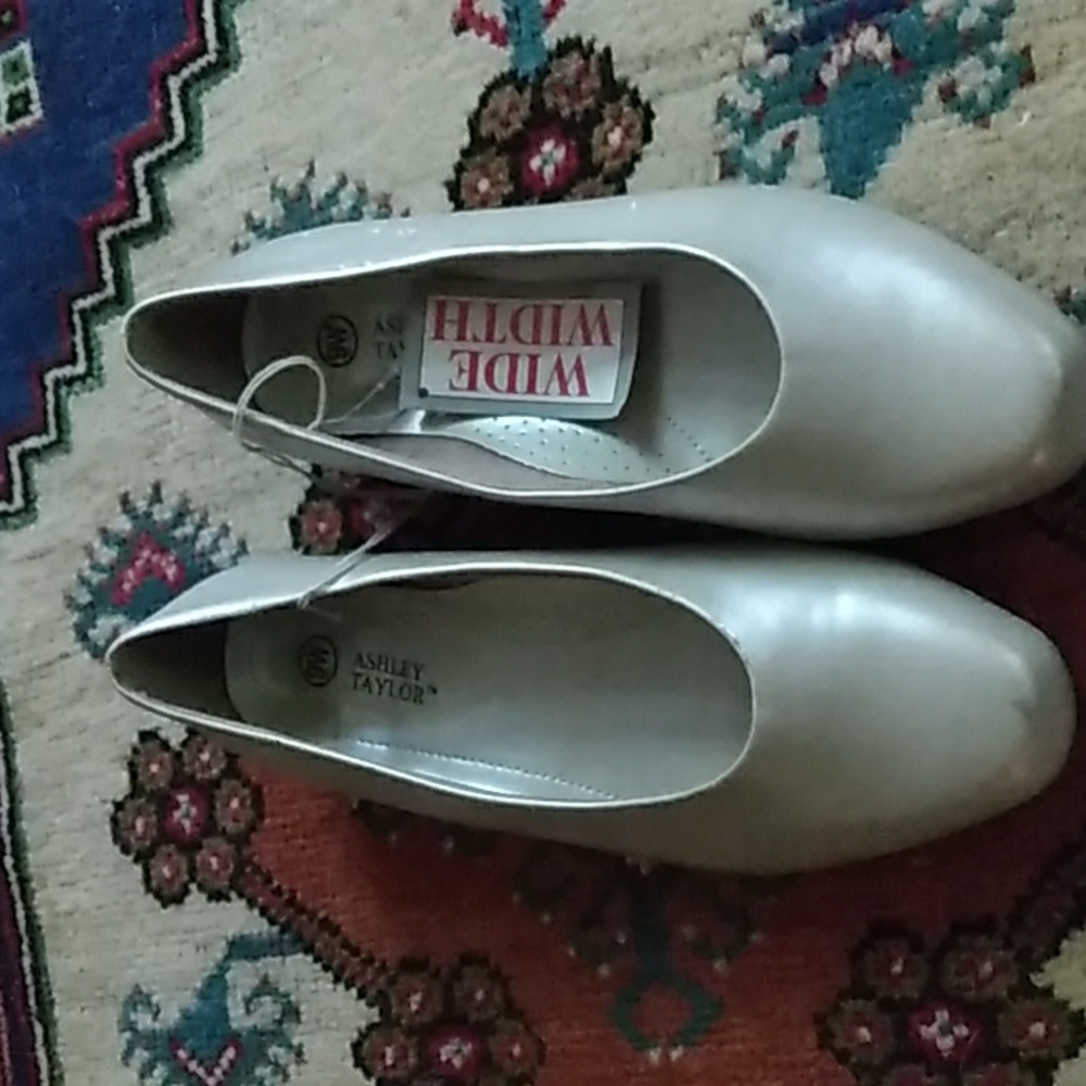 Women's silver shoes